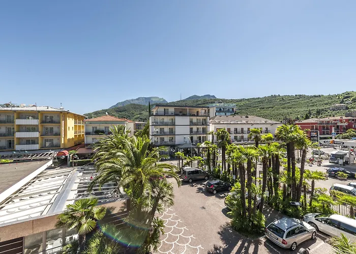 Parc Hotel Flora S Riva del Garda